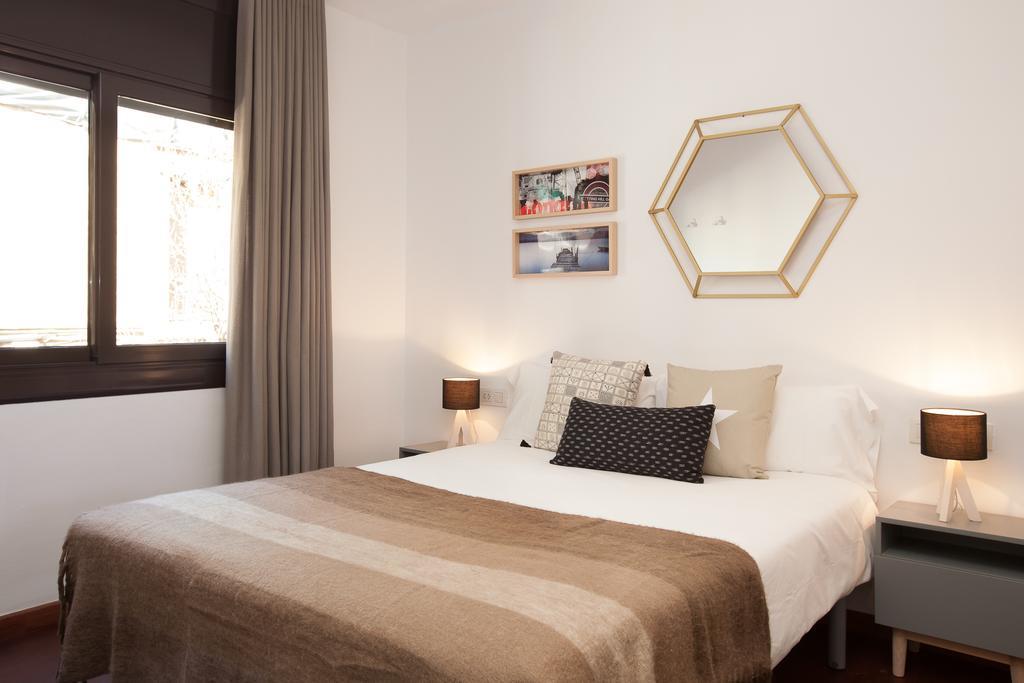 Click&Flat Europa Fira Apartments L'Hospitalet de Llobregat Exterior photo