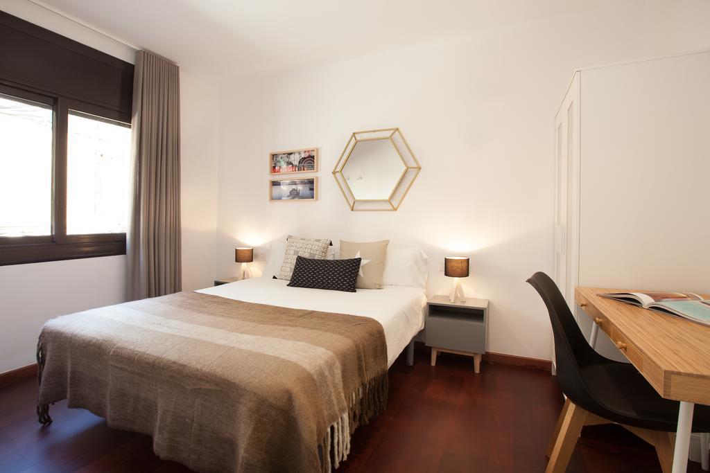 Click&Flat Europa Fira Apartments L'Hospitalet de Llobregat Exterior photo