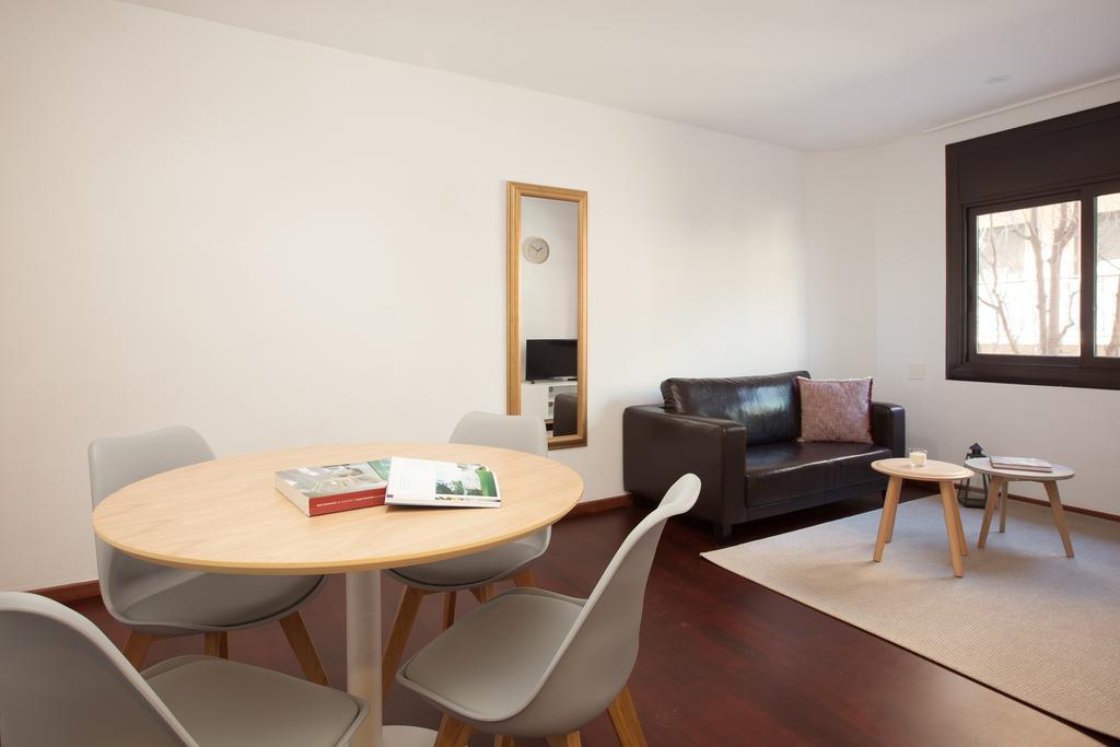 Click&Flat Europa Fira Apartments L'Hospitalet de Llobregat Exterior photo