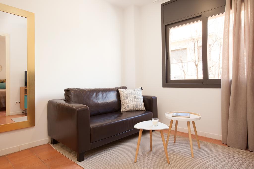 Click&Flat Europa Fira Apartments L'Hospitalet de Llobregat Exterior photo