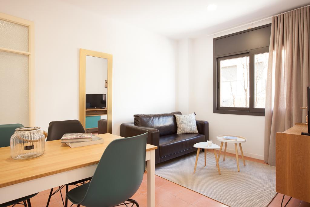 Click&Flat Europa Fira Apartments L'Hospitalet de Llobregat Exterior photo