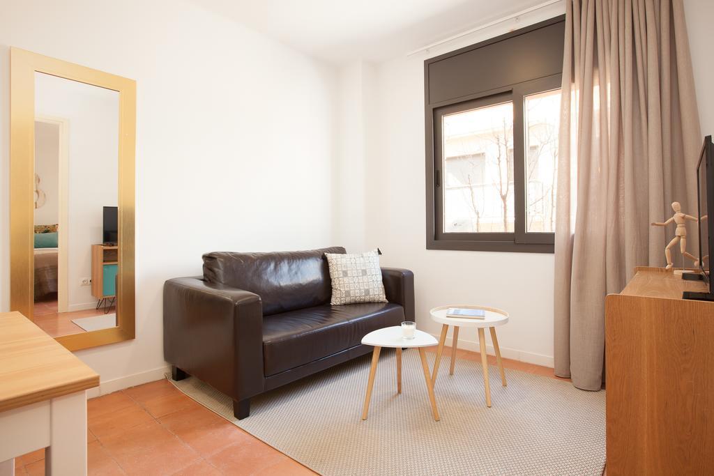 Click&Flat Europa Fira Apartments L'Hospitalet de Llobregat Exterior photo