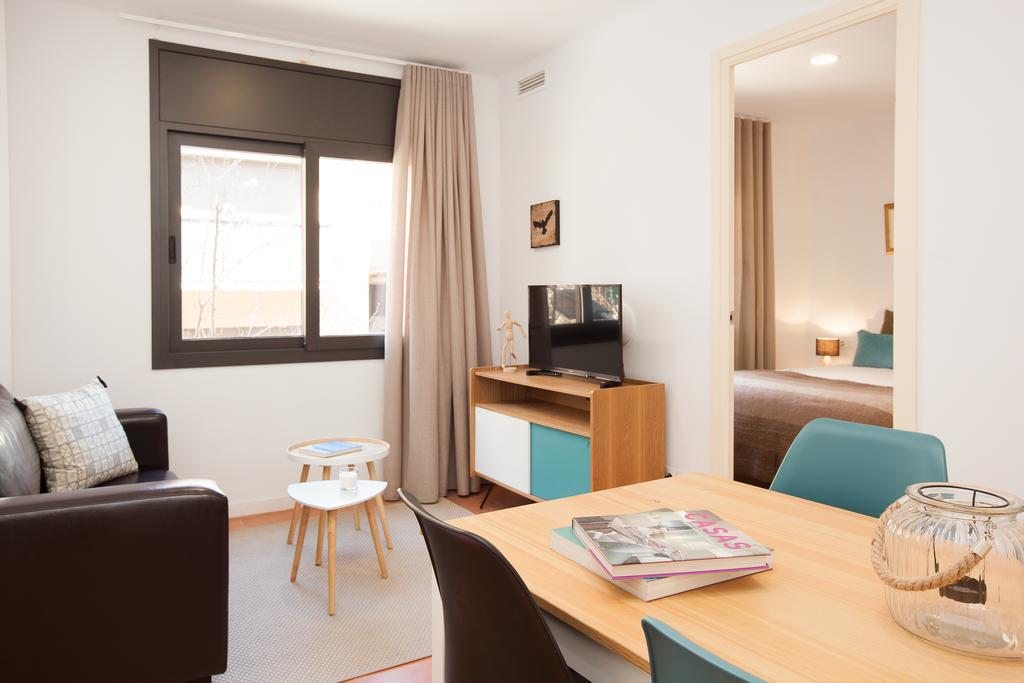 Click&Flat Europa Fira Apartments L'Hospitalet de Llobregat Exterior photo